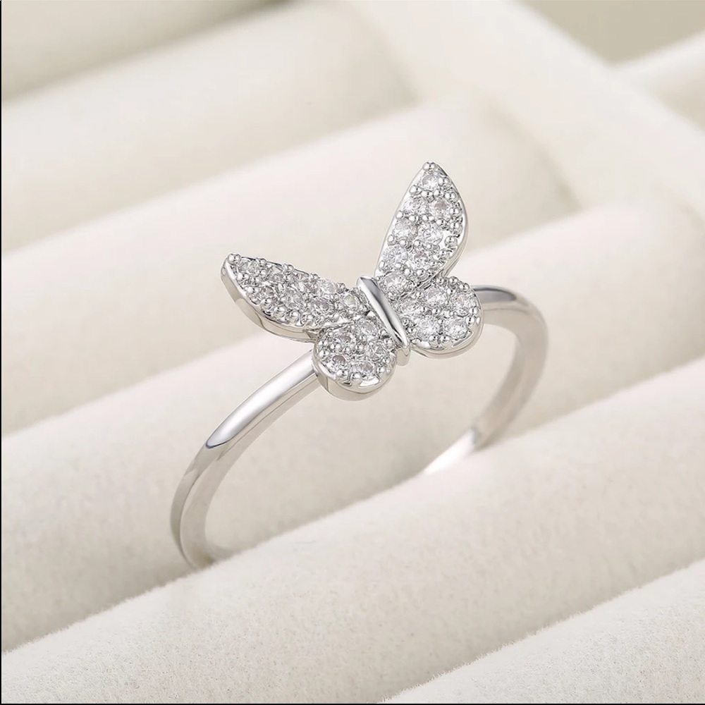 New Women’s Butterfly 925 Silver Diamond Ring - Picture 3 of 6